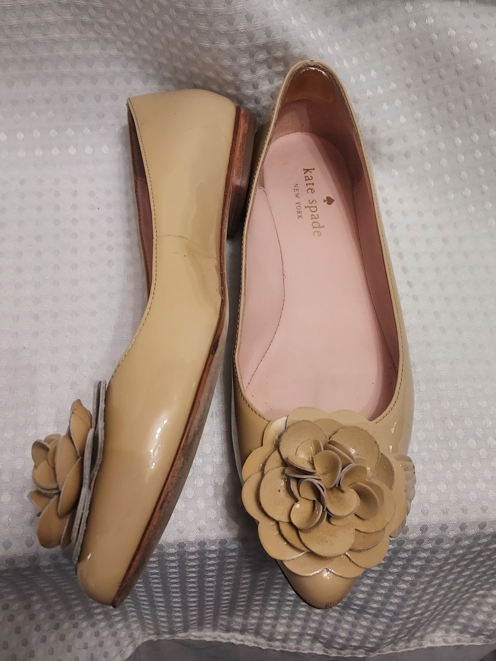kate spade Beige Floral Patent Leather Ballet Flats Size 6M